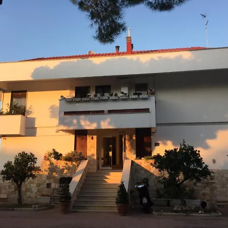 La Casa Di Emanuella - & International *