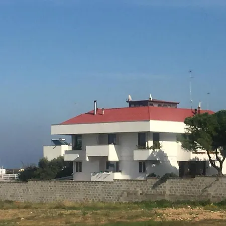 La Casa Di Emanuella - & International Bed and Breakfast 4*