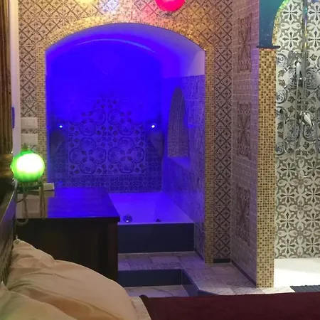 La Casa Di Emanuella - & International Bed and Breakfast 4*